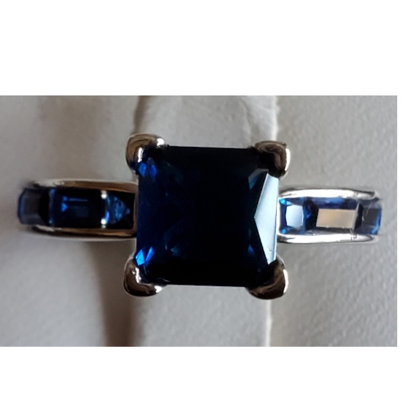 Jewelry - Genuine 4ct Blue Sapphire Ring Size 6 & 8